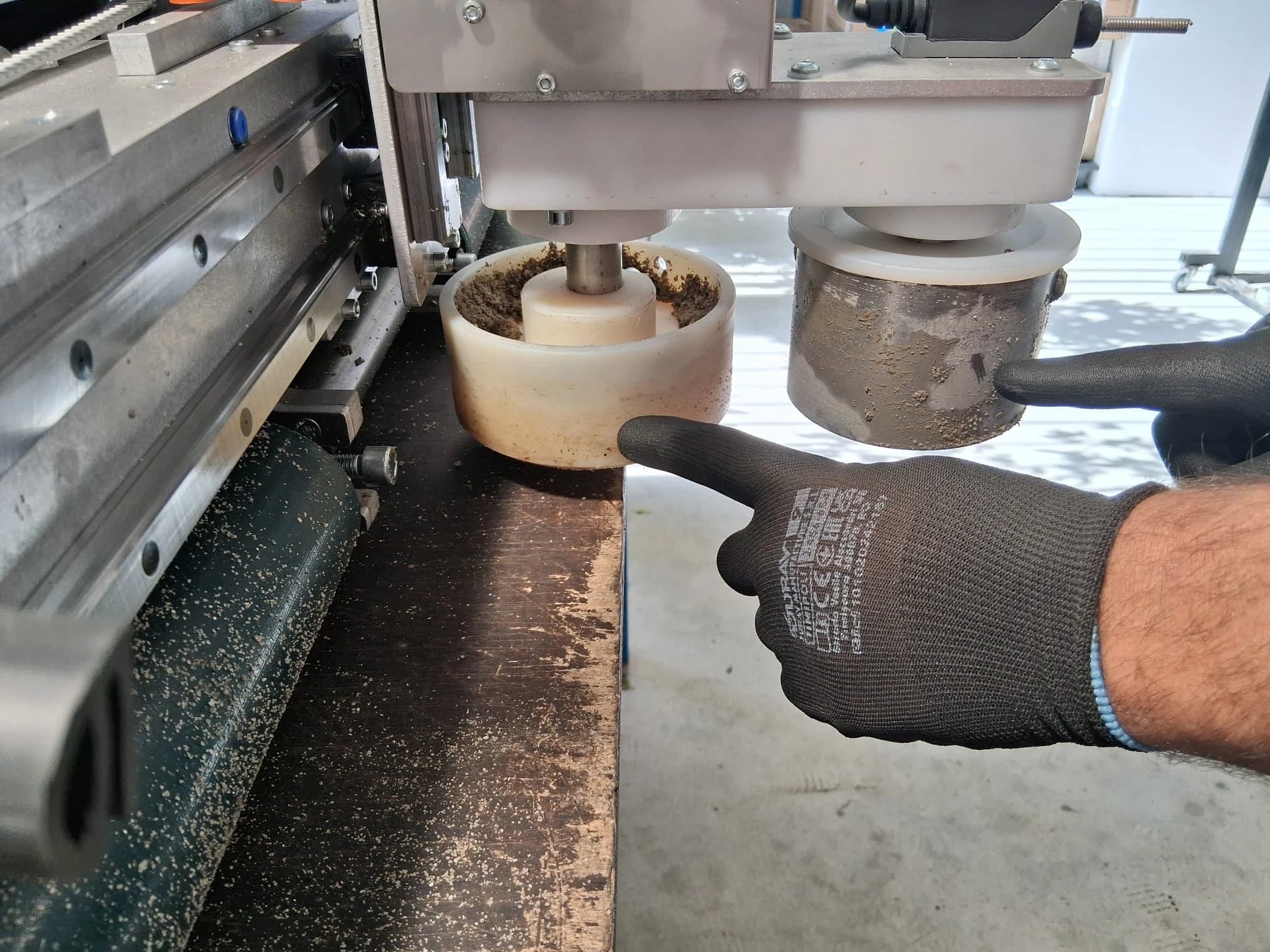 Washing the trowelling plates